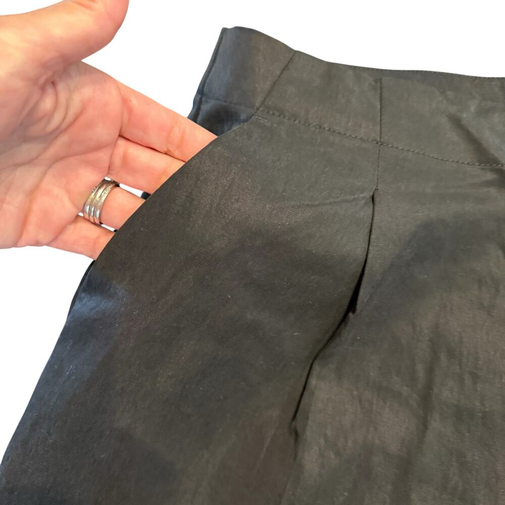 Gap Women’s NEW black pleated shorts, tencil, high waisted, Size 16 - Picture 4 of 7